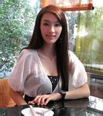 divine fortune slot Han Jun menunduk dan melirik foto wanita cantik dengan temperamen dingin dan tidak tersenyum di ponselnya.